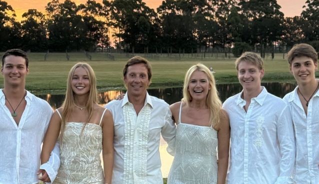 Valeria Mazza, Alejandro, Baltazar, Tiziano, Benicio y Taina Gravier