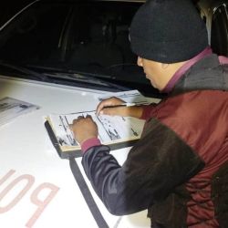 En Salta, los policías detectaron una camioneta en la zona y procedieron a inspeccionarla. Durante el control encontraron redes y piezas ictícolas que eran transportadas por los ocupantes.
