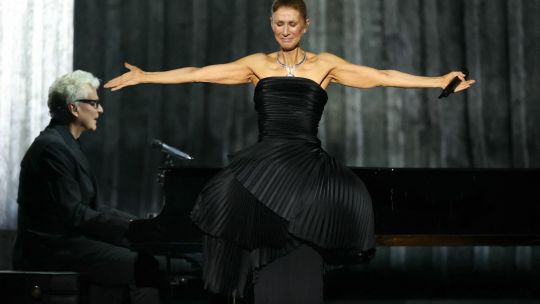 París: Céline Dion reapareció en escena tras seis años de ausencia