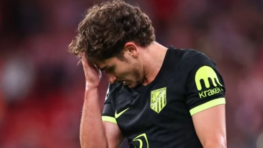 Alarma en el Atlético de Madrid: Julián Álvarez se lesionó y se pierde el duelo ante la Real Sociedad