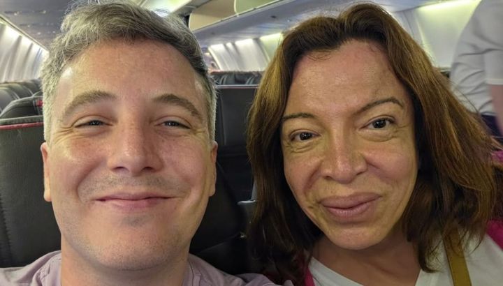 Las mejores fotos del cumpleaños de Lizy Tagliani junto a Sebastián Nebot: torta floral, ramo con bombones y una romántica dedicatoria