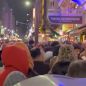 Batalla de los findes: Milei y Caputo defendieron "el consumo" con posteos de Avenida Corrientes