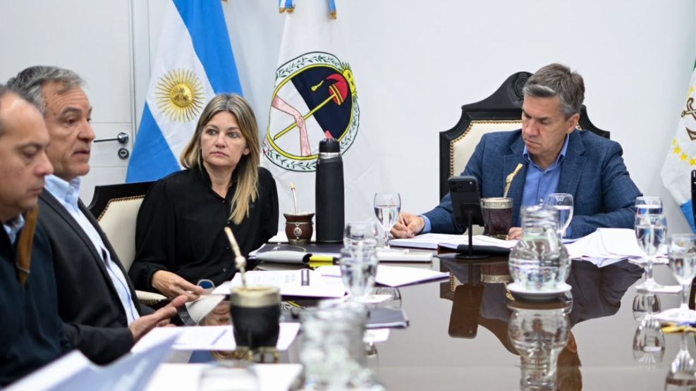 Zdero junto a su gabinete.