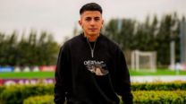 Entramos a la cocina de Thiago Almada: ultramoderna, luminosa y con una gran isla de mármol