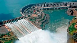 La represa binacional Itaipú abrió sus compuertas