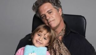 Mike Amigorena con su hija Miel