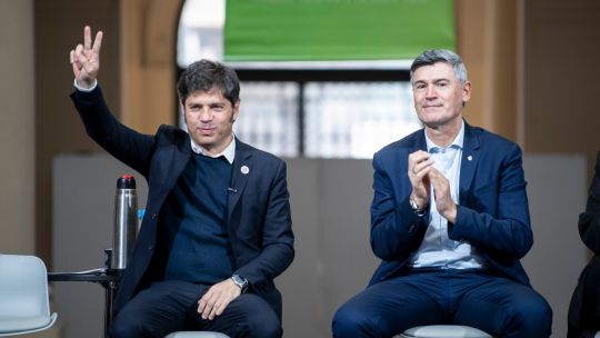 Passerini junto a Kicillof