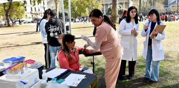 Clases públicas en Plaza de Mayo de todas las universidades Marcha UBA