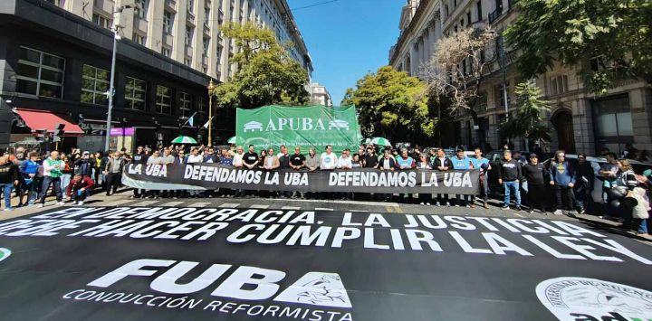 Clases públicas en Plaza de Mayo de todas las universidades Marcha UBA