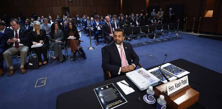 WASHINGTON, D. C. – 15 de septiembre: El director del Buró Federal de Investigaciones (FBI), Kash Patel, llega para testificar durante una audiencia del Comité Judicial del Senado en el Edificio de Oficinas del Senado Hart.