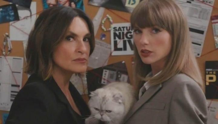 Taylor Swift hizo una aparición sorpresa en los Emmys 2026 con la anfitriona Mariska Hargitay