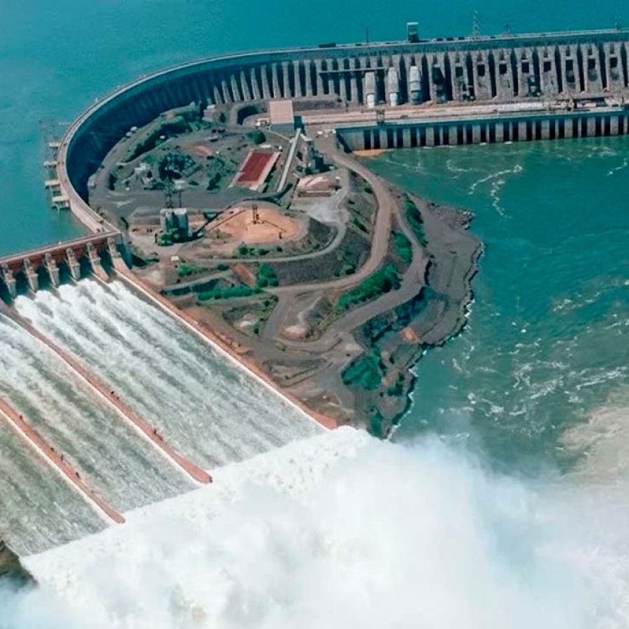 La represa binacional Itaipú abrió sus compuertas tras las abundantes lluvias registradas producto de El Niño | Perfil