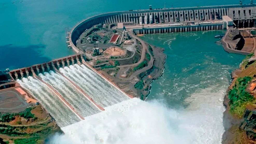 La represa binacional Itaipú abrió sus compuertas