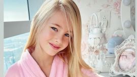 El lado b de la habitación de Matilda, la hija de Luciana Salazar: amplio placard, rincón de princesas y espejo camarín