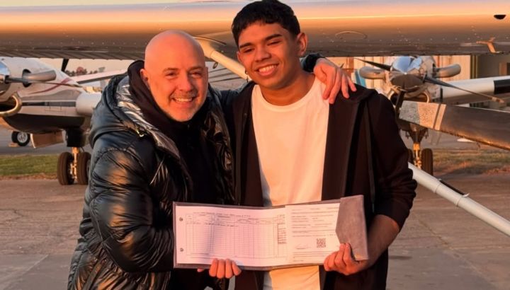 El orgullo de José María Muscari por el gran logro de su hijo: Lucio se recibió como piloto privado de avión