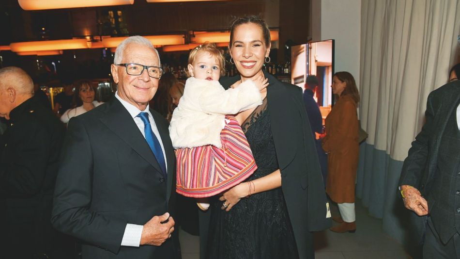 Kahlo Milagro, hija de Eduardo y Elina Costantini, brilló en la Semana de la Alta Costura