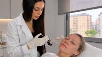 Salud, hormonas y piel: el manual de las mujeres para atravesar la madurez con frescura y confianza 