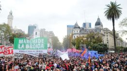 La izquierda se movilizó este sábado contra el gobierno de Javier Milei.