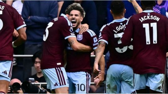 Emiliano Buendía y su brillante golazo para guiar al Aston Villa en el triunfo ante el Tottenham
