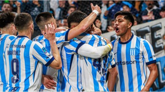 Racing volvió a respirar: luego de una pésima racha, le ganó 3-1 a Sarmiento y sumó su segunda victoria en el Clausura