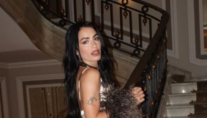 Lali Espósito deslumbró con un look full lunares en la presentación de Glaxo, su nueva película
