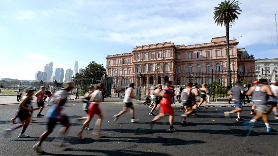Kenyan runner Chumba wins Buenos Aires marathon