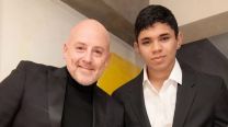 José María Muscari y su hijo abrieron las puertas de su nueva casa: bar empotrado, un living privado para Lucio y closet con luz