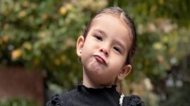 El tierno look black ballet de Sarah Burlando: tutú con lunares, zapatillas guillerminas y mucho glam