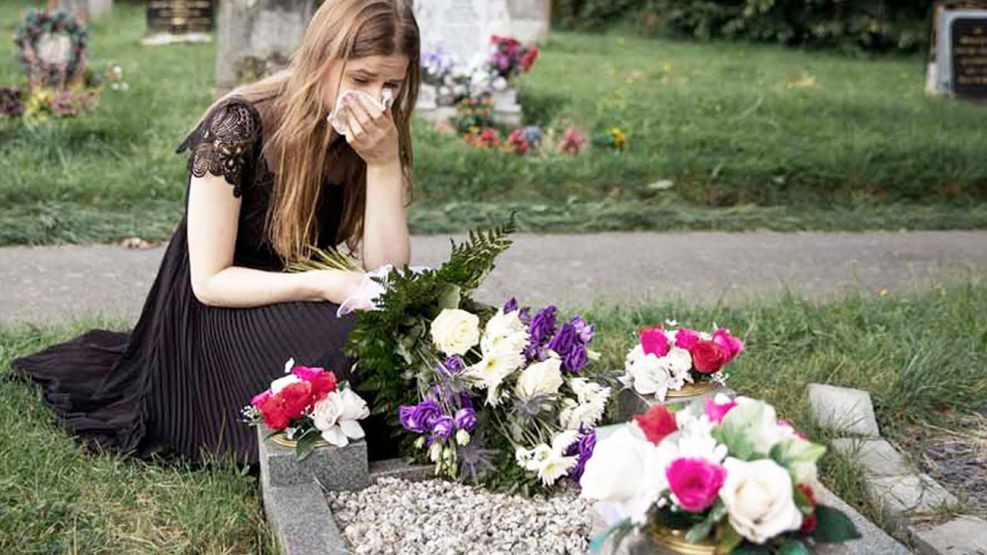 200926_cementerio_tumba_freepik_g