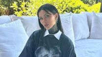 Entramos al living de Cande Tinelli: cuadros XL, estética warm minimalism y detalles que lo hacen único