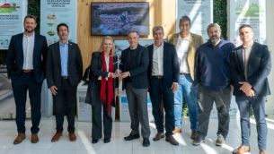 Toyota e YPF Luz amplían su alianza verde: concesionarios oficiales sumarán energía 100% renovable