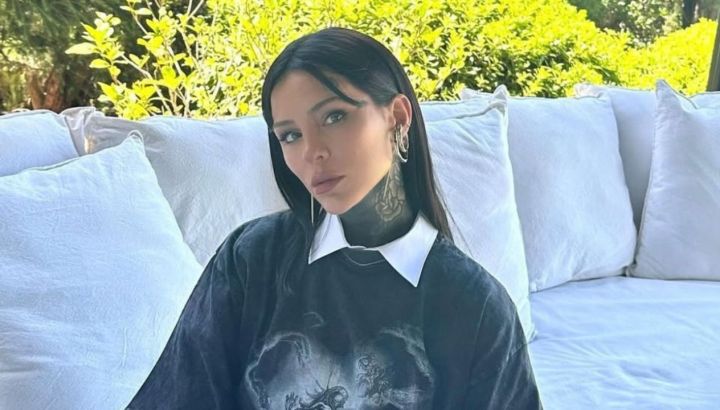 Entramos al living de Cande Tinelli: cuadros XL, estética warm minimalism y detalles que lo hacen único