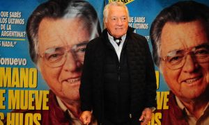 Luis Barrionuevo presentó su nuevo documental La mano que mueve los hilos 21092026
