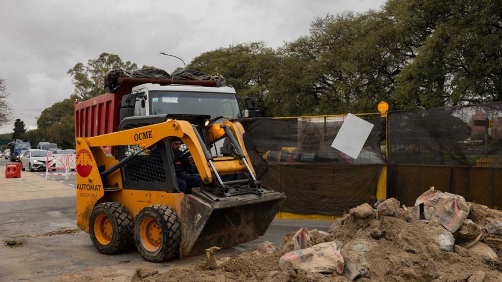 Arreglo pluvial en Av. Del Libertador.