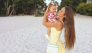 Cami Homs: relax con su heredera Aitana