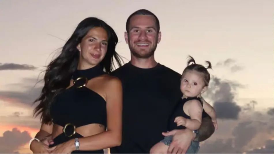 Ailén Cova y Alexis Mac Allister junto a Alaia