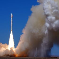 Un cohete portador Lijian-1 Y18 transportando nueve satélites despega desde la zona piloto de innovación espacial comercial de Dongfeng, en el noroeste de China. | Foto:Xinhua/Wang Jiangbo