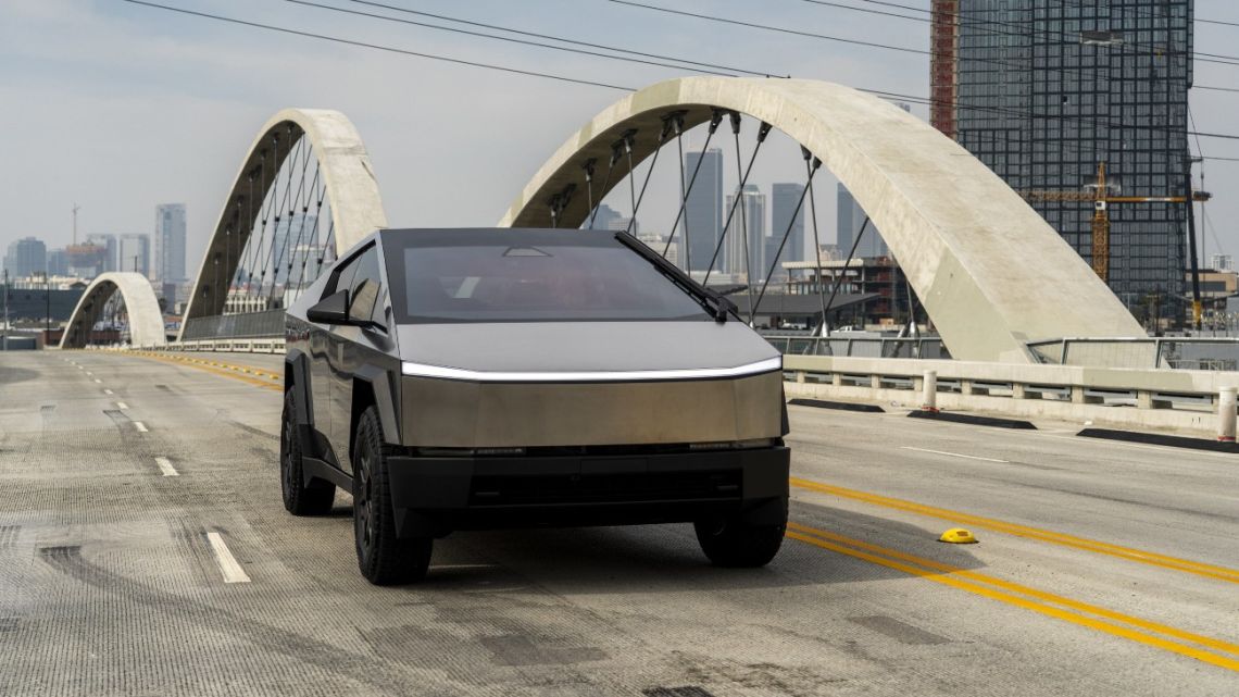 Tesla cybertruck fan Javier Milei defends Argentines buying Chinese cars