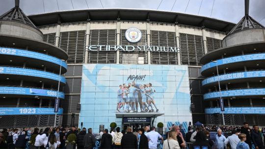 Manchester City fue considerado culpable de 114 infracciones financieras: antecedentes y las históricas sanciones que enfrenta