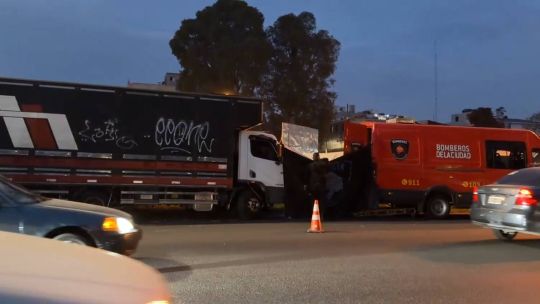 Falleció un camionero tras perder la conciencia mientras circulaba por la General Paz