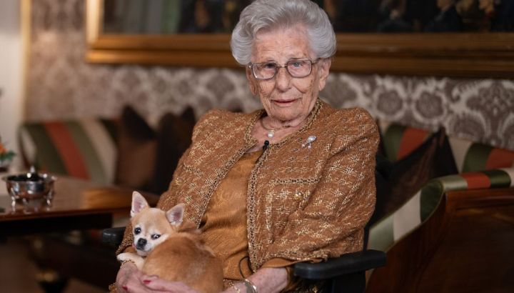 Dolor en la realeza noruega: A días de la muerte de la princesa Astrid, falleció su perrita Wilma