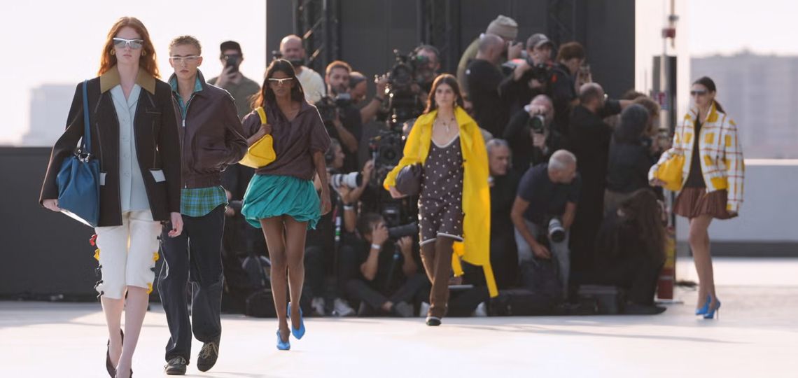 Moschino Primavera-Verano 2027: Messina y Rizzo reactivan la ironía sin imitarla