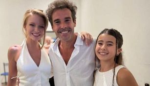 Nicolás Cabré y su familia 