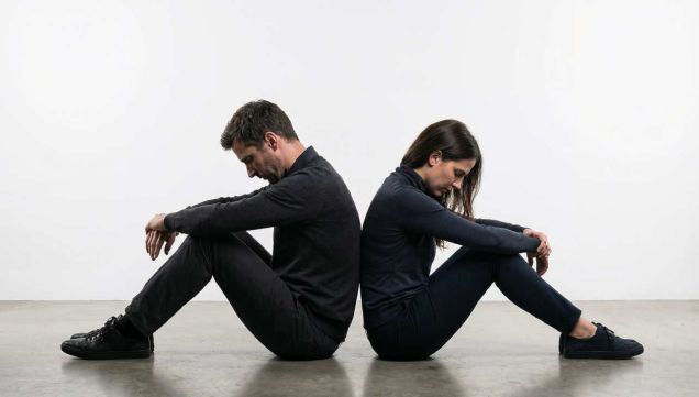 Pareja que se separa 28092026