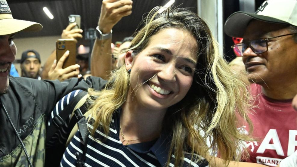 Claudia Macero, vocera de María Corina Machado, regresó a Venezuela después de permanecer más de dos años fuera del país.