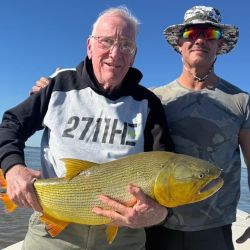 En Florencia, la pesca de dorados está atravesando un muy buen momento, mientras que durante los últimos días también se obtuvieron algunos surubíes de muy buen porte.