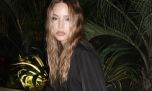 India Ortega deslumbró en la gala de Caras Moda con un look fresco y moderno repleto de texturas