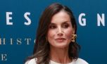 Letizia Ortiz volvió a usar su vestido más especial con bordado floral y lazo XL