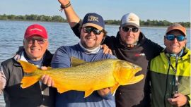 En la jornada correspondiente a la pesca con señuelos, Tiempo de Pesca consiguió 3 capturas y sumó 268 puntos. Posteriormente, durante el encuentro de pesca con carnada, volvió a quedarse con la victoria después de registrar 2 capturas y 154 puntos. (Foto: Diario La Paz)
