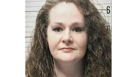 Christa Pike sigue "inconsciente, intubada y conectada a un respirador": sus abogados piden perpetua